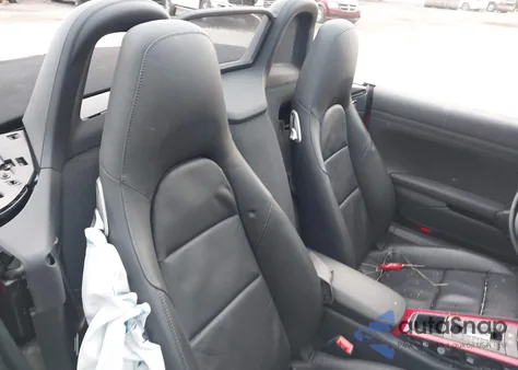 2019 Porsche 718 Boxster z USA, uszkodzony, nr VIN WP0CA2A82KS210388